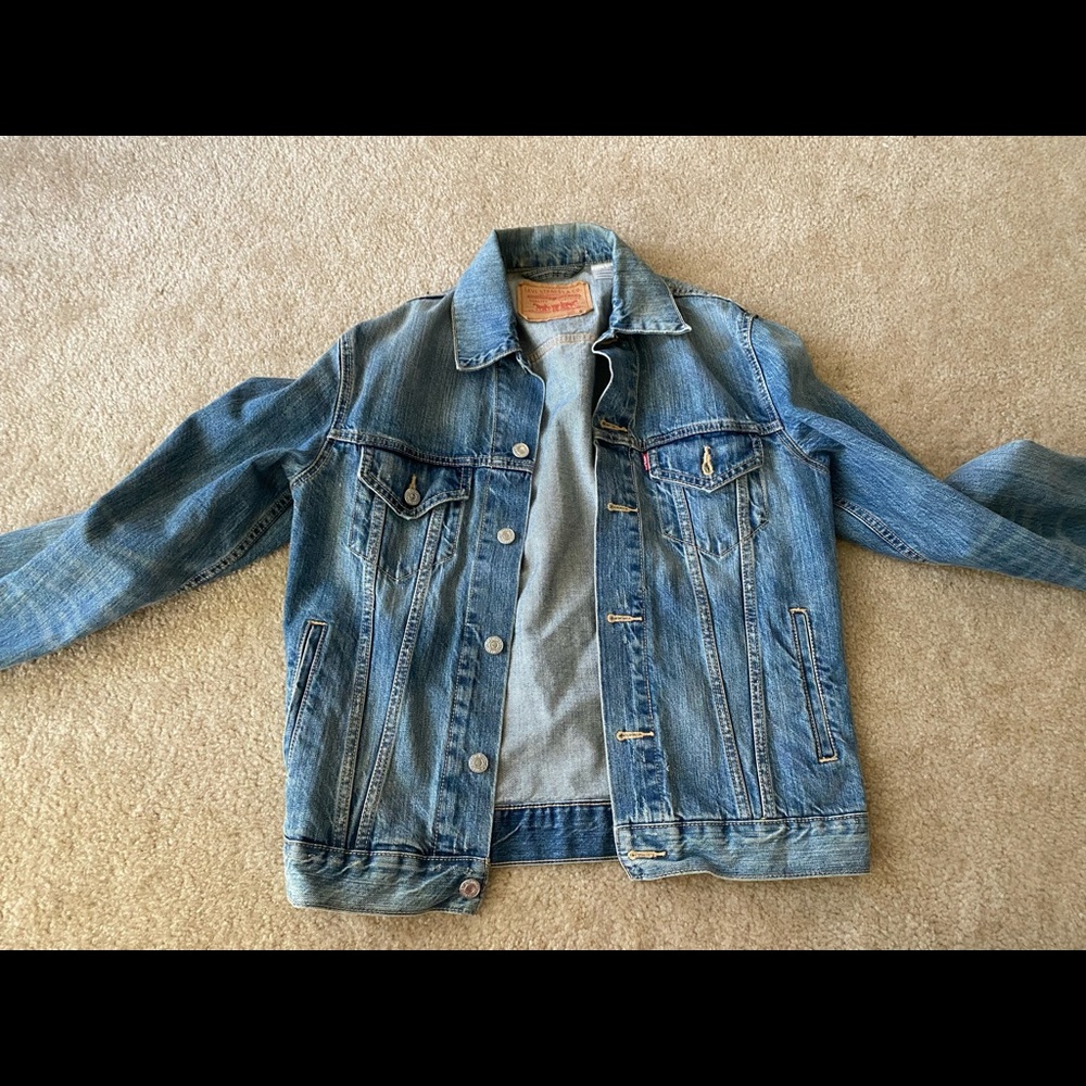 Levi’s Men’s Medium Blue Denim Jacket